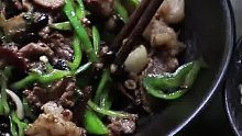 简单的辣椒炒肉吃的是幸福