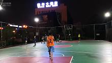 3高迪篮球全明星嘉年华，3V3对抗比赛中
