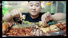 吃货燕子 一堆海鲜，你来不来吃？皮皮熊和他一样能吃