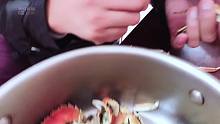 看看蟹黄和蟹膏