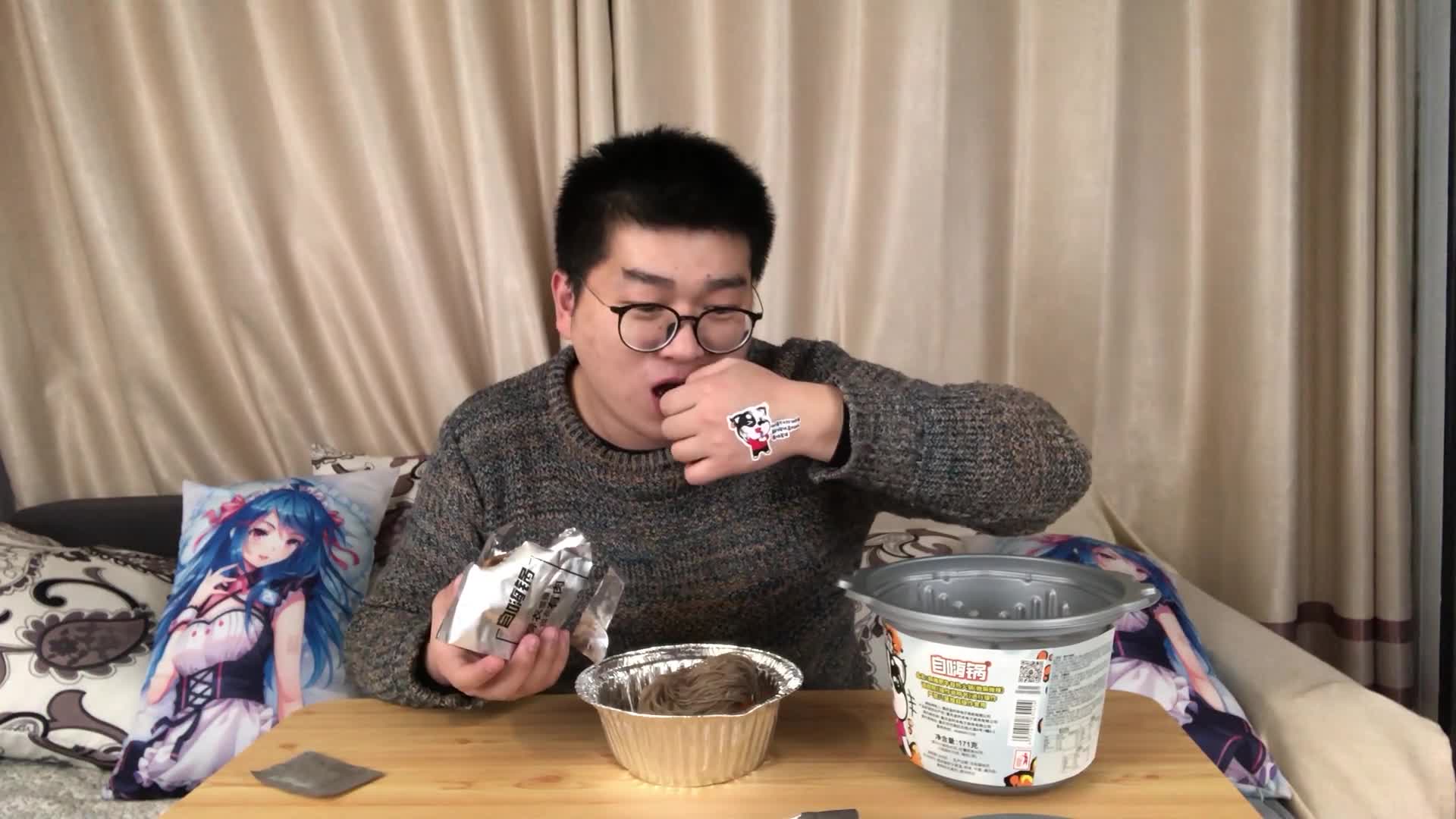 试吃林更新代言超火的“自嗨锅”，这是我吃过最好吃的自热火锅！