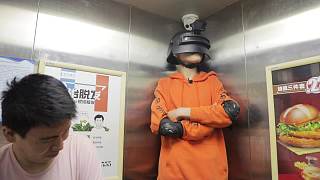 彈跳鞋到底有多神奇？據(jù)說它能彈跳一米高，跑的比車還快！