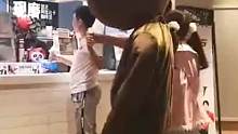 事实证明，穿上这身衣服后真的可以为所欲为！