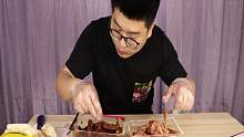 绝味鸭脖vs周黑鸭哪个更好吃？小伙竟问两家的网店客服！