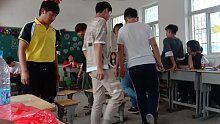 毕业班会抢板凳游戏