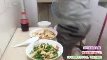 红花当然配绿叶