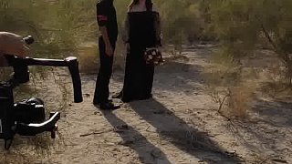 在沙漠拍婚纱照得绝了，70℃