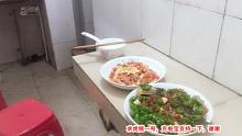 红烧小鲫鱼，西红柿炒鸡蛋