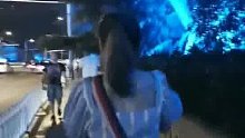夜色下的小姐姐