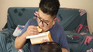 试吃肯德基新品，小鲜肉酥饼和贵州香锅鸡块饭！