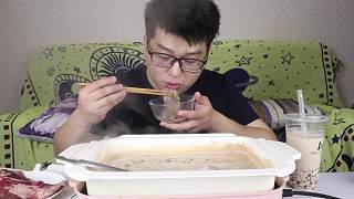用奶茶煮火鍋是什么體驗？這味道出乎意料！