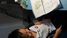 小学生太辛苦了，哭着也要把它读完