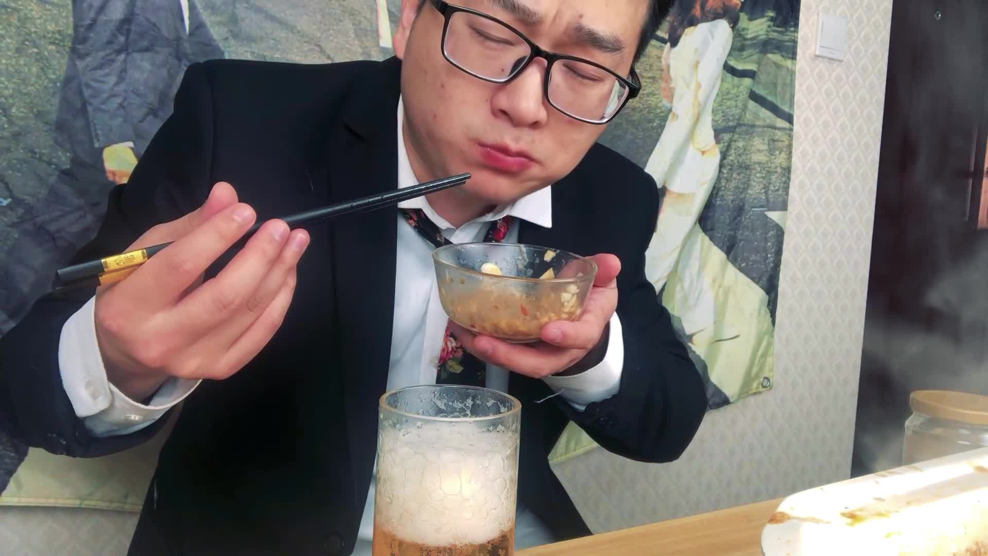 三斤毛肚涮火锅，毛肚吃到饱是什么体验？