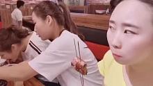 打卡网红烧烤店，沙沙从头吃到尾，30种食物一个都不放过！