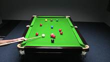 六尺小台打斯诺克上演一杆清台！