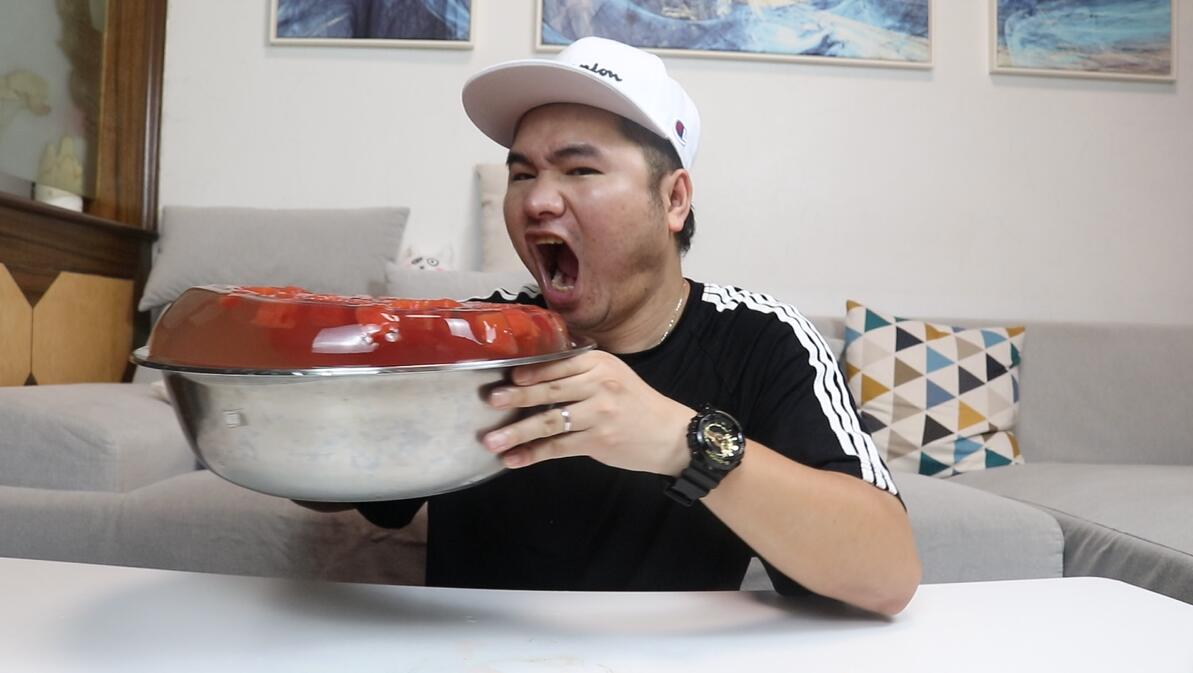 自制比脸还大的超大蛋挞，吃起来真爽！一个管饱！