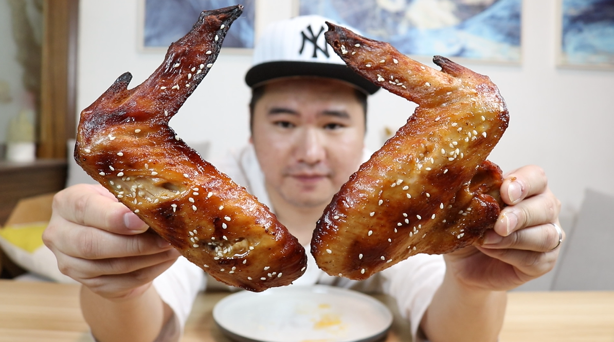 自制超大奥尔良烤翅，和手臂一样粗，会比普通的好吃吗？