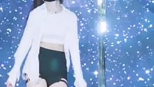 听说美女说话都喜欢说一半，我也不知道为.