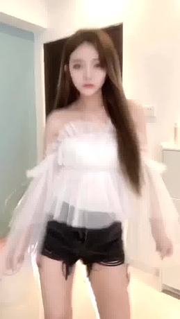 诺米酷萱搜索专找直播虎牙直播