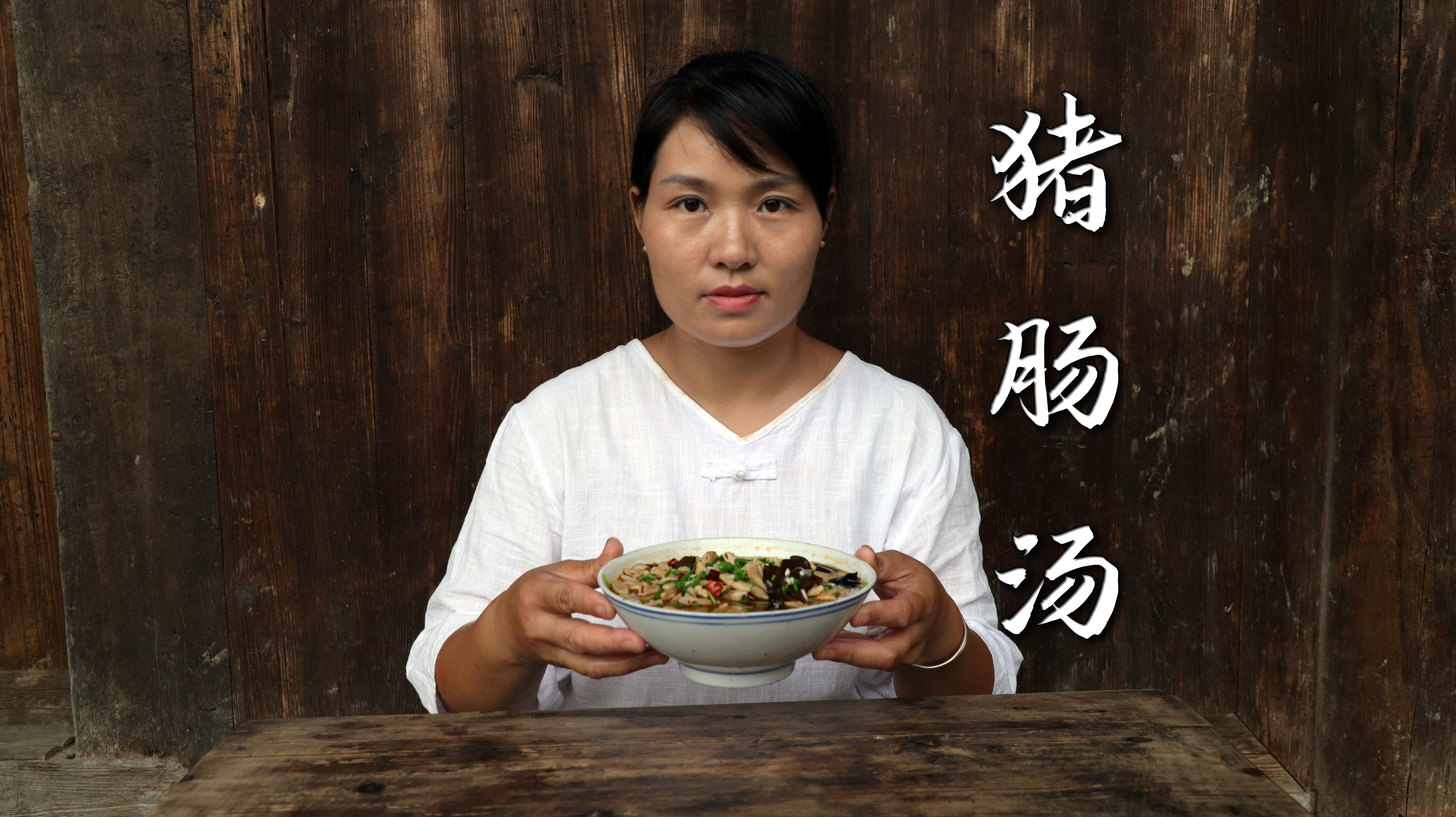 3岁小侄女吵着要吃鸡，一香做土鸡炖甘豆角，小侄女吃着口水直流