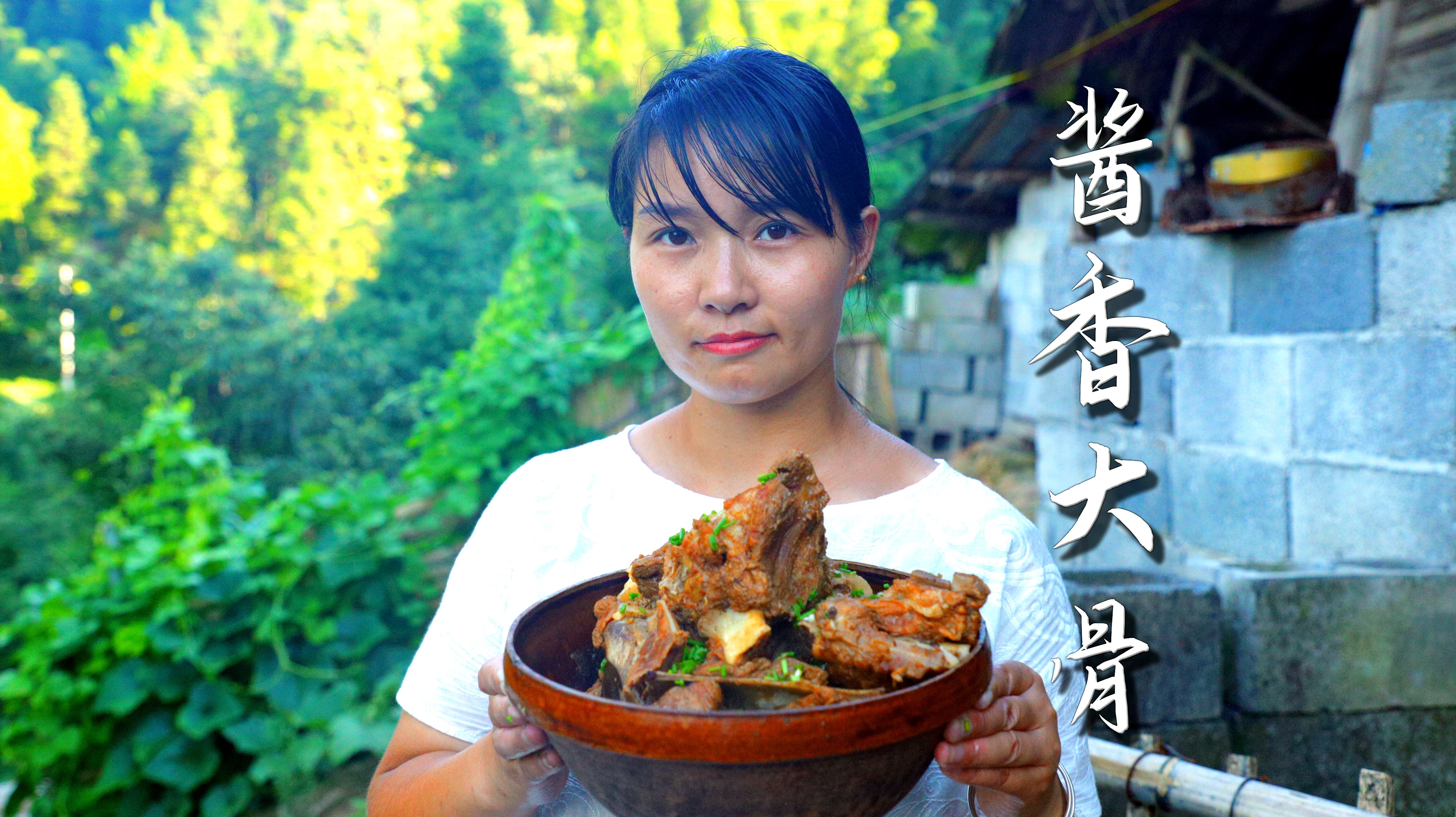 湖南名菜“凉拌鲫鱼”做法来了，口感细腻，清爽下饭。