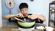 用鸡蛋就能做出螃蟹？帅小伙跟黄磊老师学做赛螃蟹，真的好吃吗？