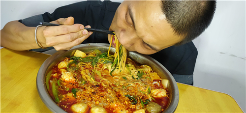 37正经哈尔滨麻辣烫，东北厨子教你，在家自己做，比店里的好吃