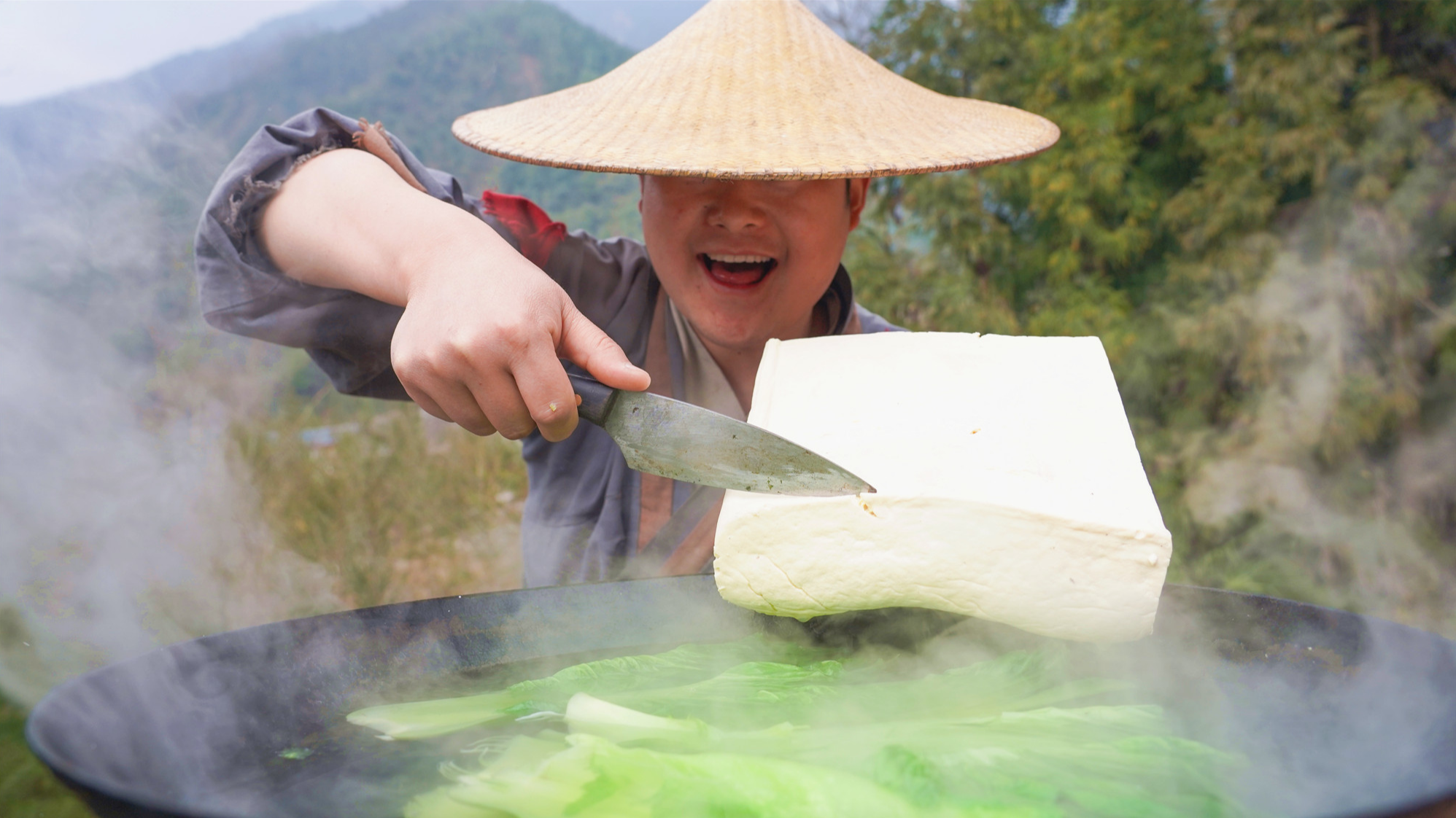 这才是正宗四川老腊肉，一块腊肉就是半头猪，这样的腊肉你吃过吗