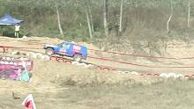 司机玩车：中度改装的jeep大切诺基在越野赛道的表现如何？