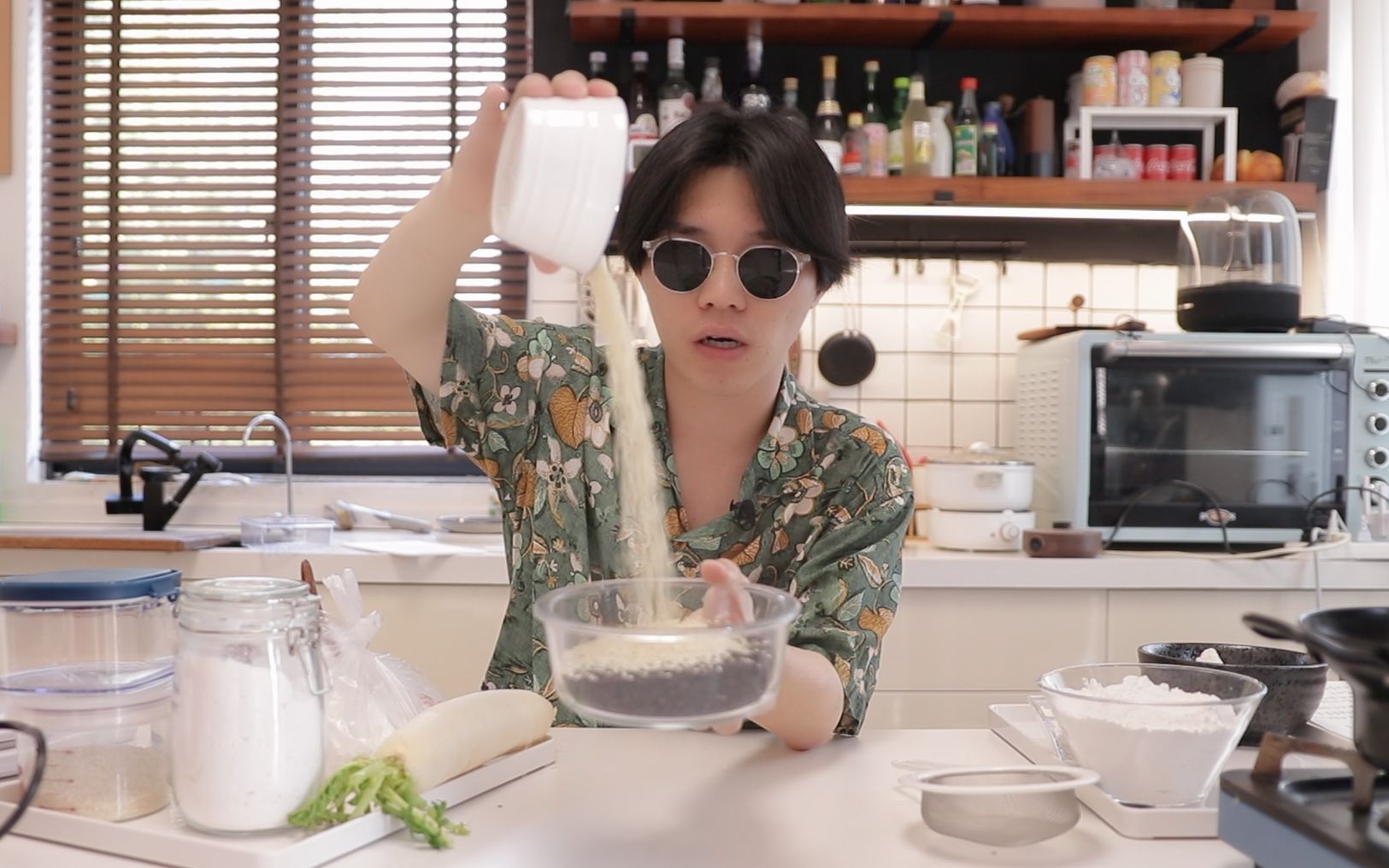 元宵和汤圆有何不同？原来一个是滚出来一个捏出来的…