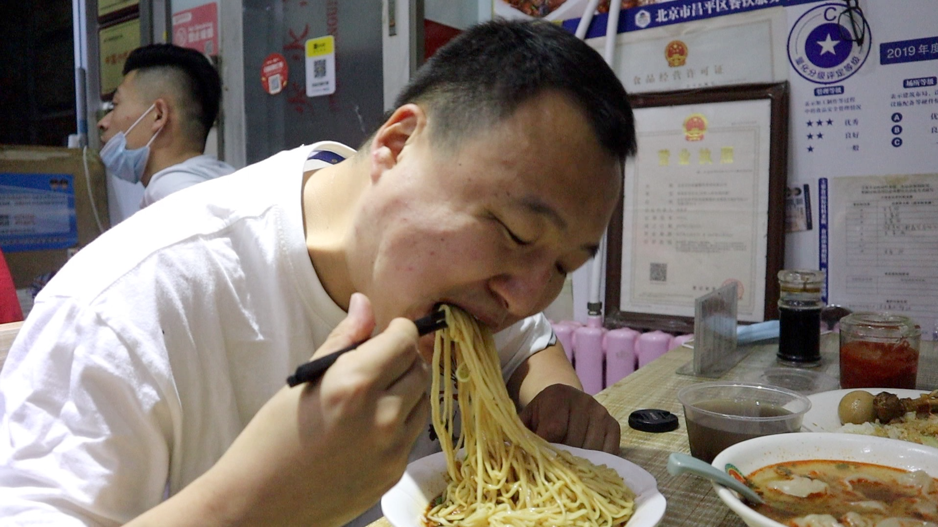 沙县小吃一次性吃到饱要多少钱？走！阿强带你去探店！