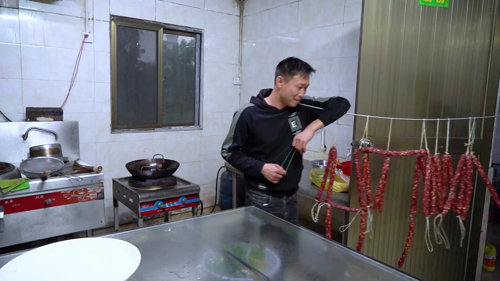 阿壮养的黑猪说没就没了！800块钱直接打水漂，气的肝都绿了