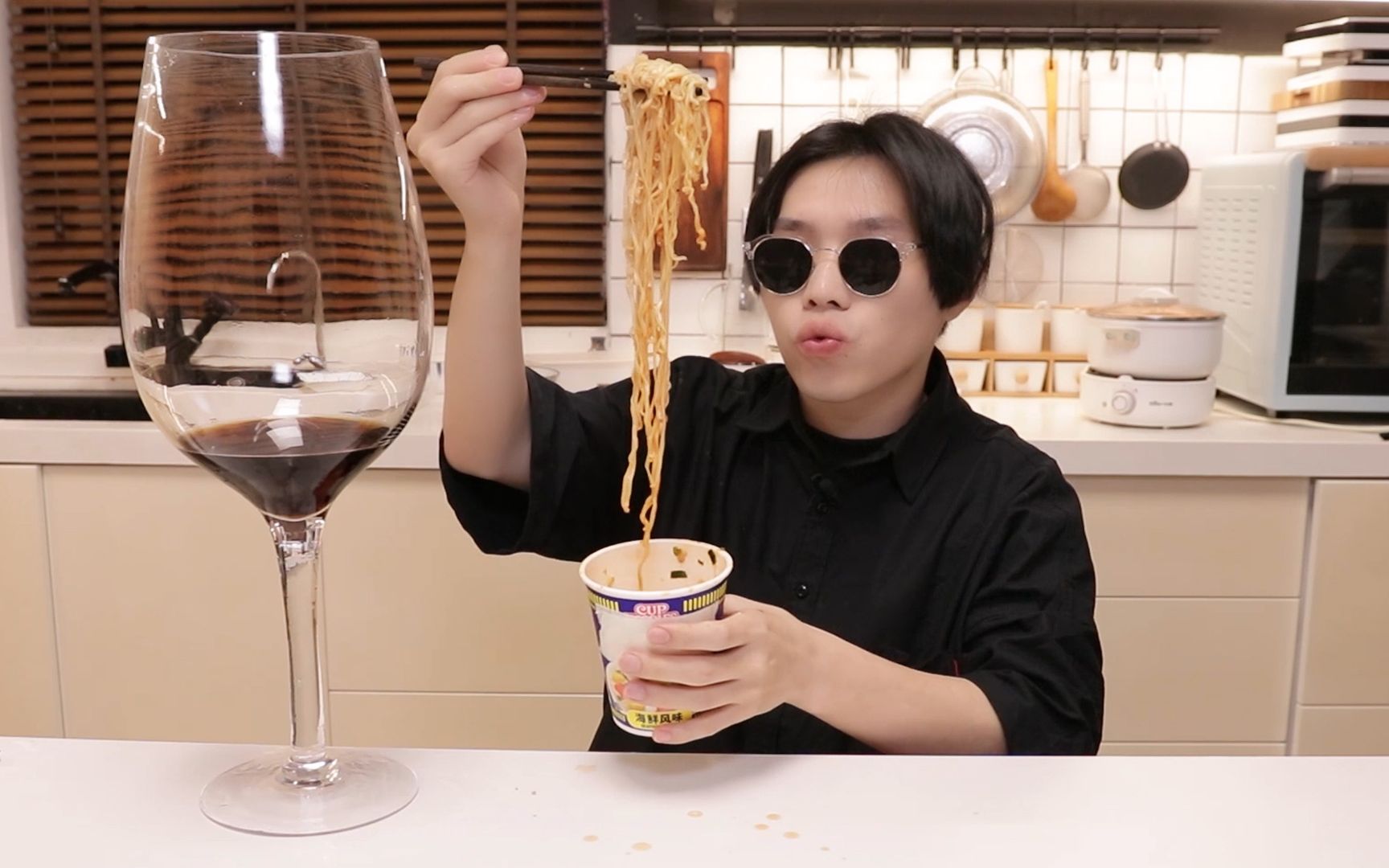 这样烤韭菜？几毛钱低成本…比烧烤摊还好吃！满满一大串超满足！