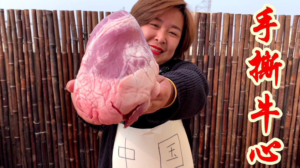 温温头一次做肥肠馅包子，鲜香不腻，灌汤流油，老公吃5个还不够