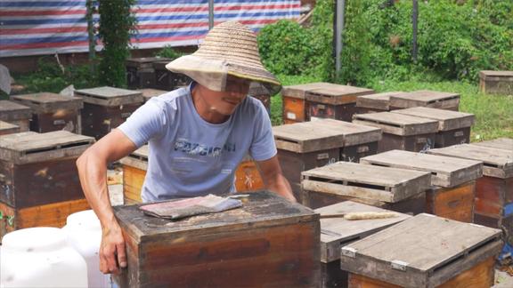 网友极力推荐的宵夜界“杠把子”！品种是挺多的，但味道嘛……