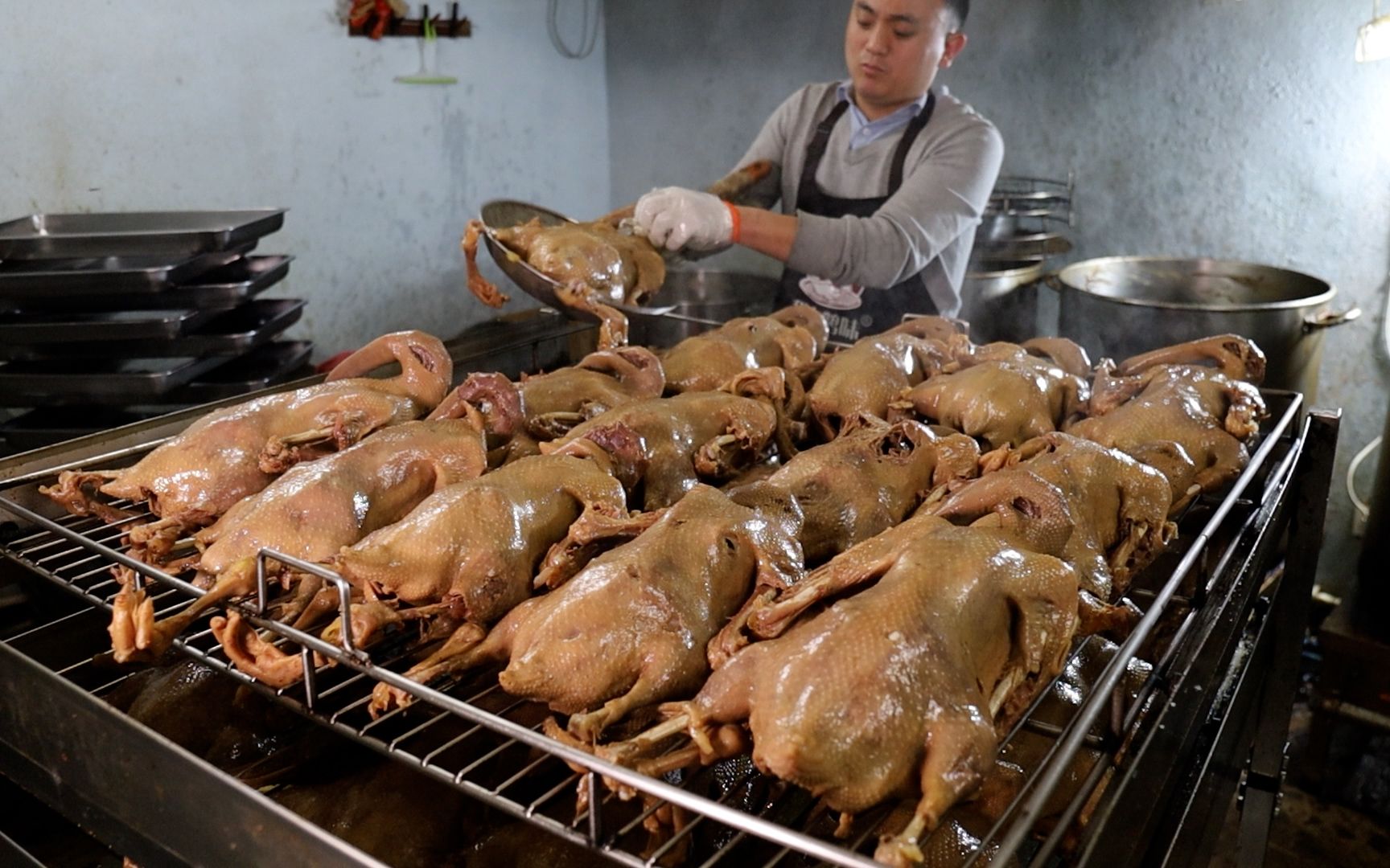 贵州大哥卖鸡翘，3天回本创奇迹，50岁创业再翻身，赚的全小孩钱