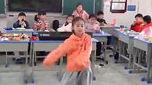 小学班级舞蹈表演，最亮的那个女孩