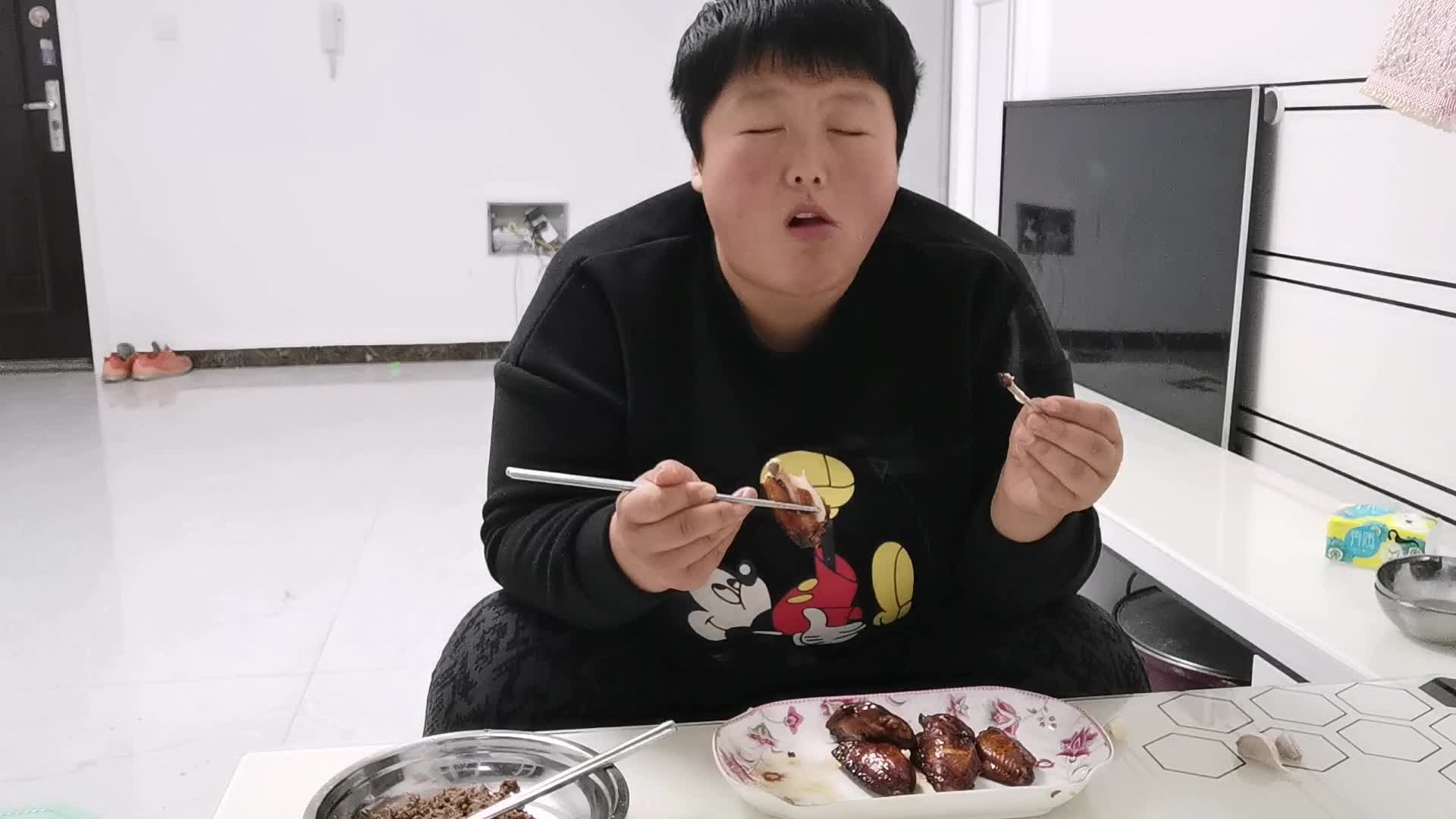 欢迎来到240斤的胖妈的直播间