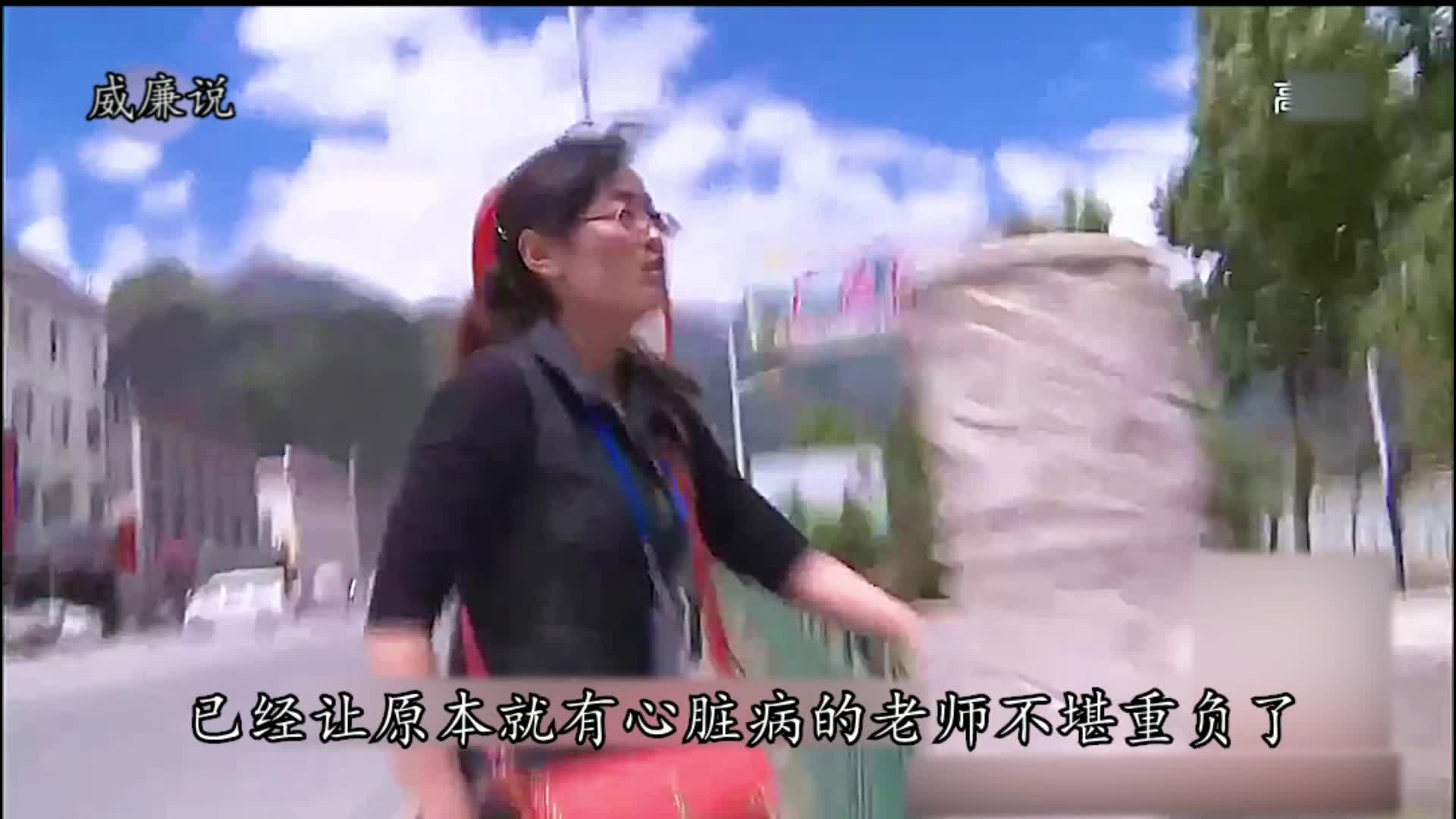 这个男孩宁愿在外面睡车站也不回家，难道.......