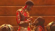 Lil Nas X最新《MONTERO》现场表演，化身埃及王子激情热舞 / BET Awards 2