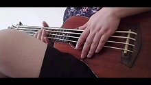 ubass，尤克贝斯初学者，试着为歌曲配上低音旋律线条