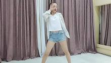 身材真好，俄罗斯教主直播空军跳舞