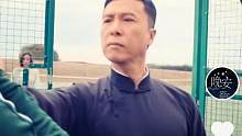 36岁女孩在国外留学期间被老外欺负，没想到偶遇80岁小伙相救
