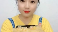梅花烙颜值冰   嘎嘣脆      爱吃冰的小姐姐