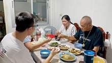 陪泰国老丈人吃饭，得知曾祖父竟是潮汕人，逃难来到泰国做苦力