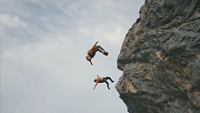 FPV追逐悬崖绝壁二人跳伞