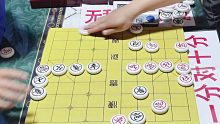 【中国象棋】孙浩宇棋馆碰到牛逼对手，竟想暴揍象棋大师，没想到尴尬的是自己