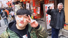 【UDT】深渊巨口考古视频！原来喝可乐招牌动作5年前就有了，哈哈，找不到朋友像个找不到妈妈的孩子！笑