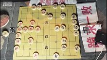 现场观众觉得象棋大师是臭棋，忍不住抢棋子帮走棋！孙浩宇：饶命