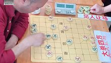 孙浩宇棋馆“见人让马”实在太嚣张了，竟敢让对手悔棋，不得不服